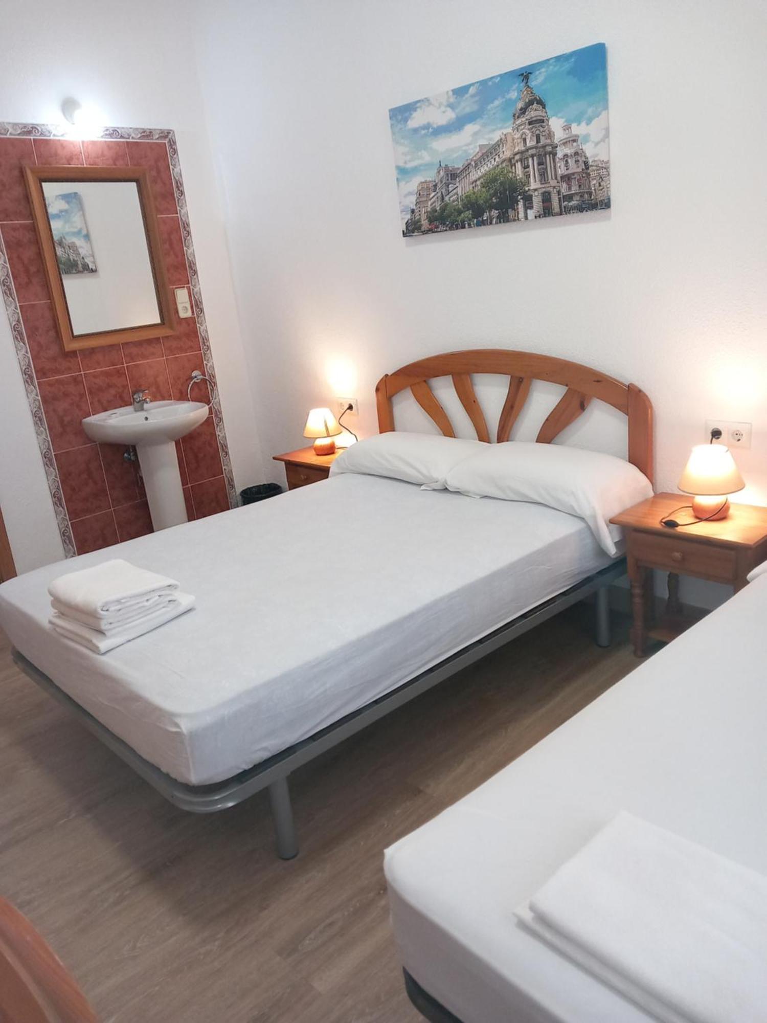 מדריד Hostal Miralva מראה חיצוני תמונה