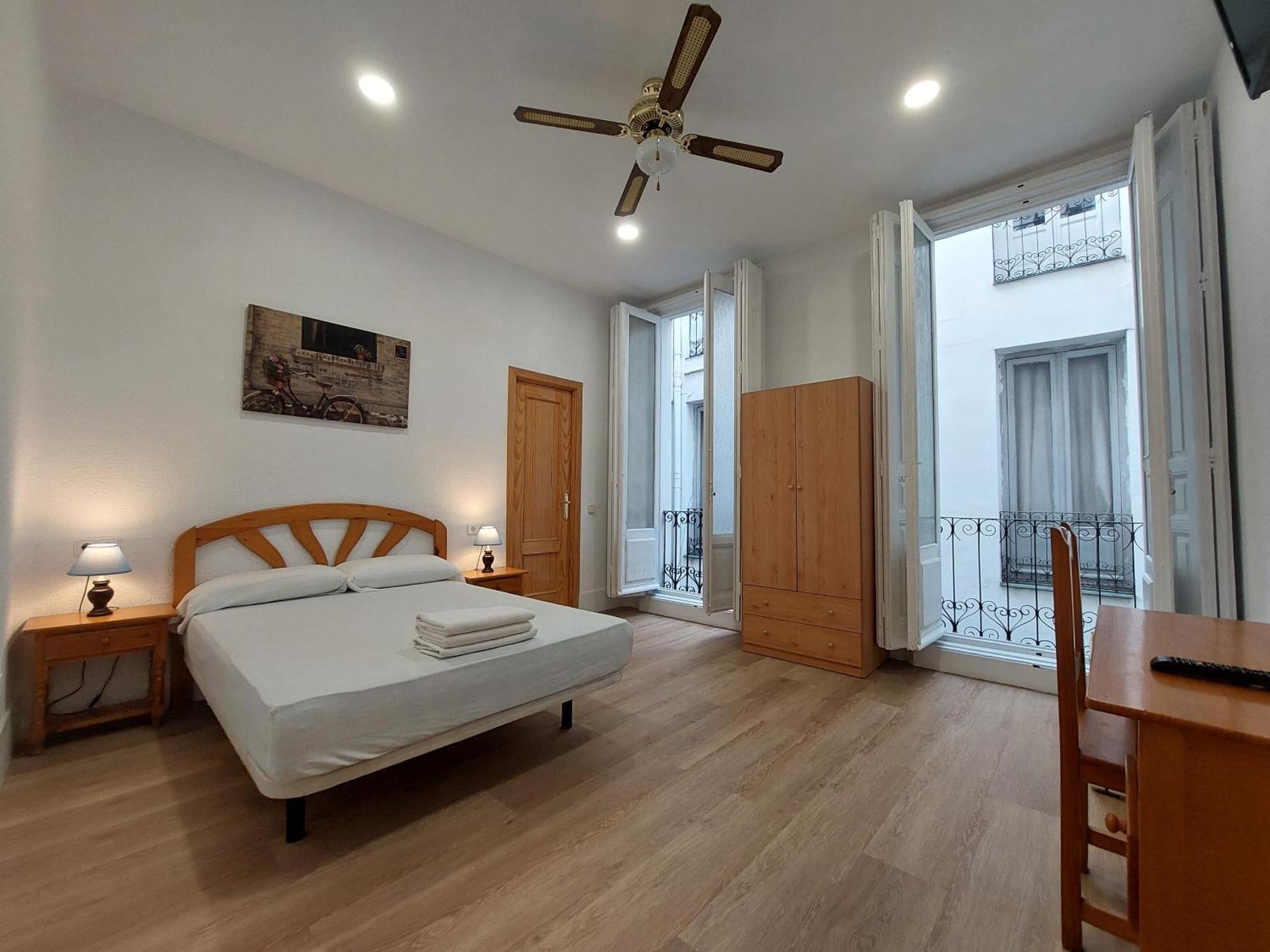 מדריד Hostal Miralva מראה חיצוני תמונה