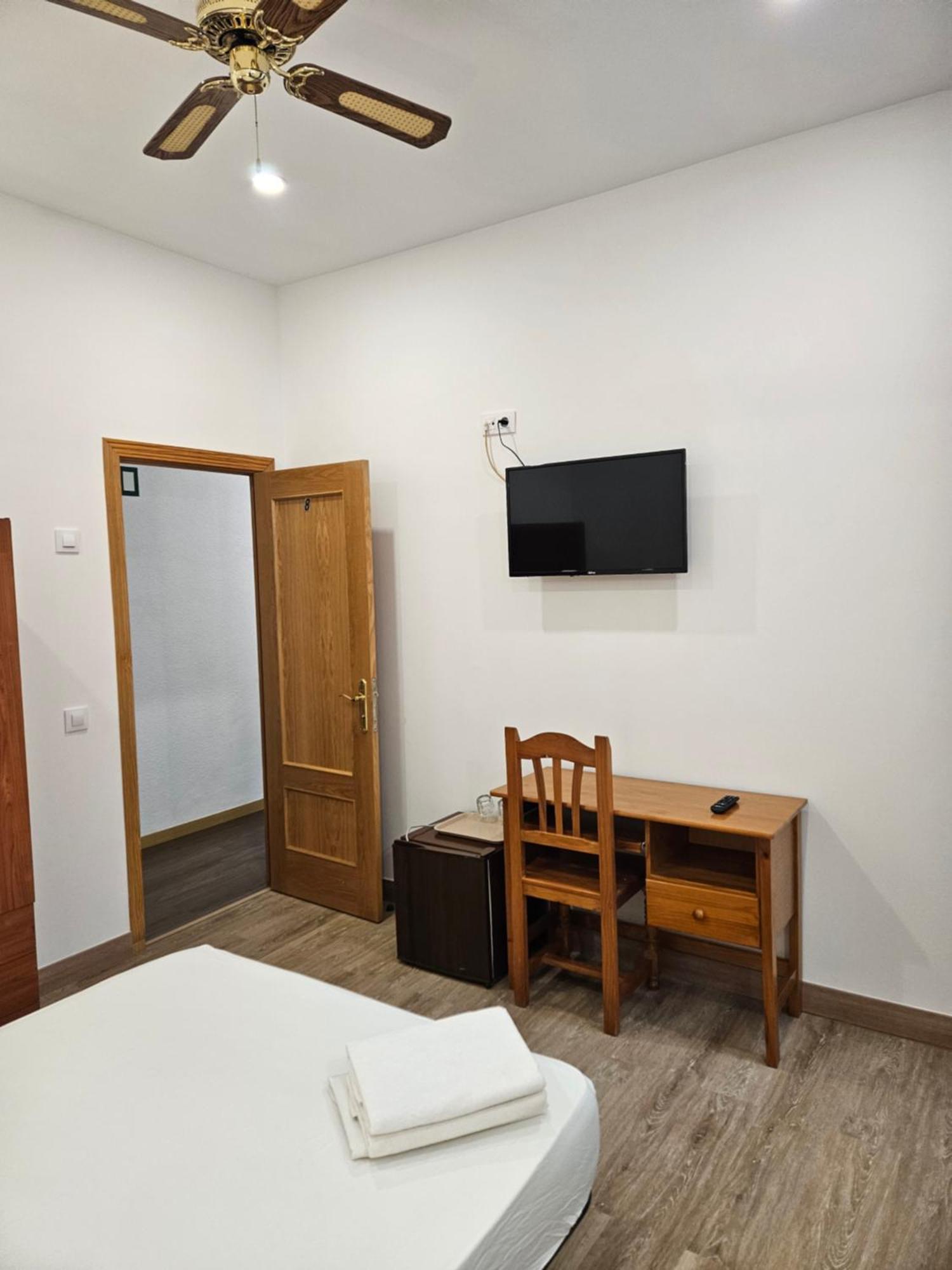 מדריד Hostal Miralva מראה חיצוני תמונה